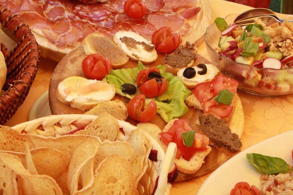 Hotel Ristorante Il Pino キウージ エクステリア 写真