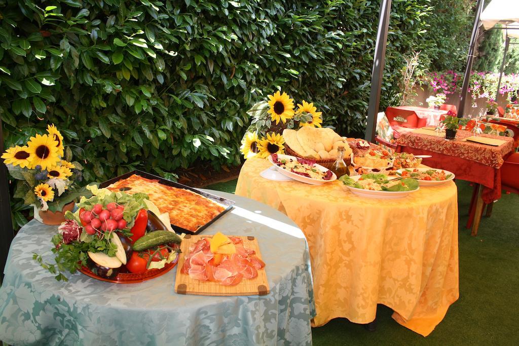 Hotel Ristorante Il Pino キウージ エクステリア 写真